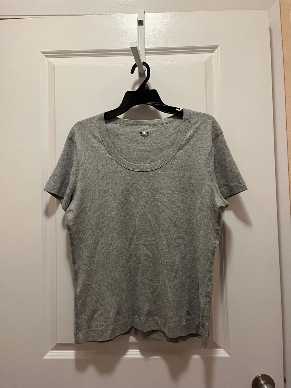 (NWT) Three Dots Heather Gray Scoop Neck Short Sleeve Tee